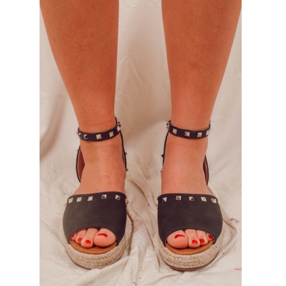 'Audrey' Studded Platform Espadrille Sandals - Picture 5 of 7